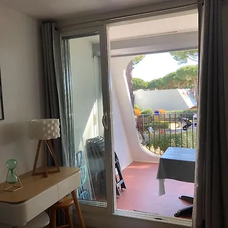 Apartment En Bord De Mer, A *