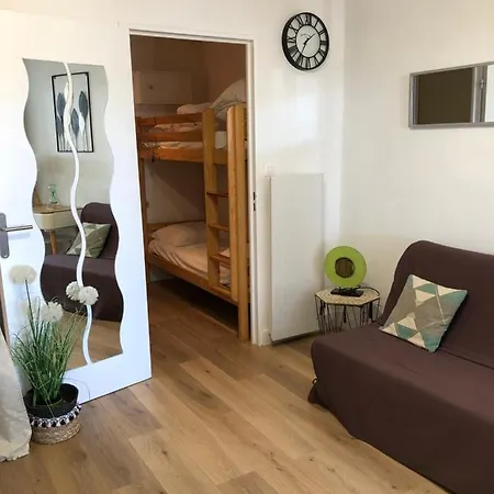 Apartment En Bord De Mer, A *